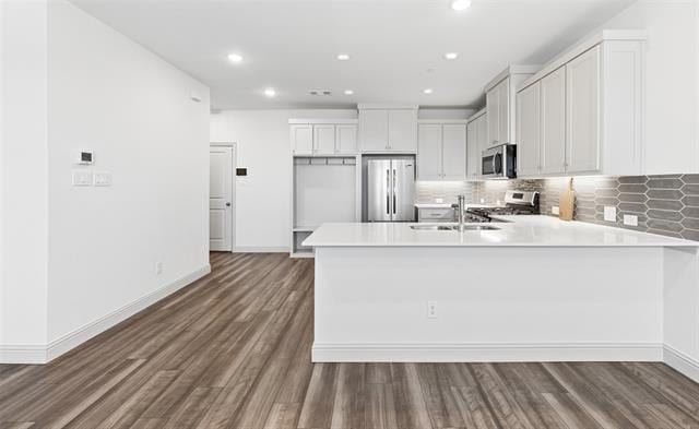 Building Photo - 320 Parkside Dr