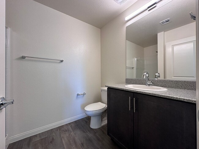 Building Photo - CONTEMPORARY TOWNHOUSE WITH AMENITIES AND ...