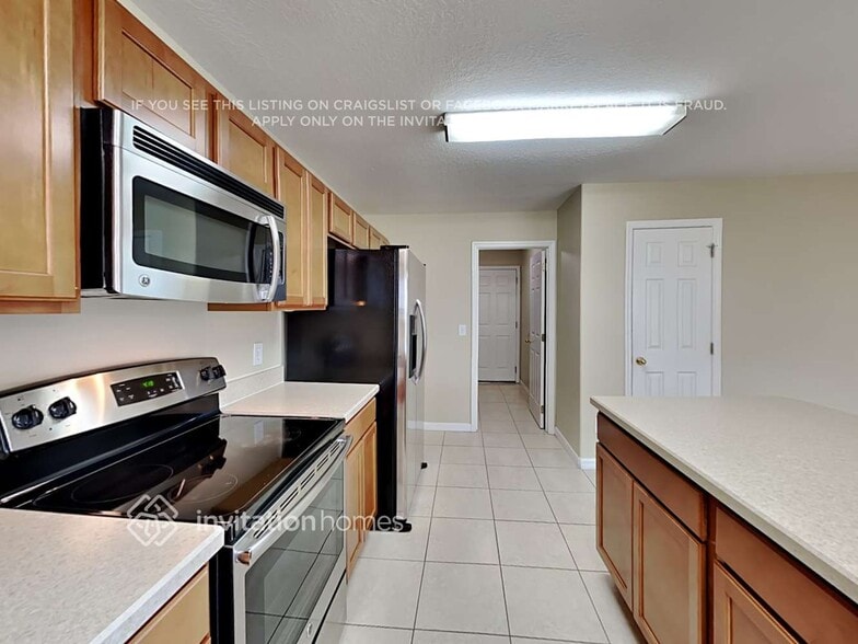 Building Photo - 15262 Galbi Dr