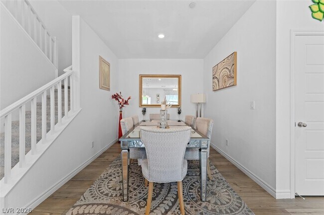 Building Photo - 237 Callen Falls Ave