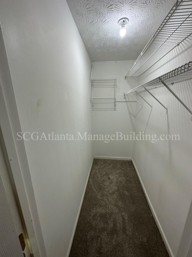 Building Photo - 972 Walnut Creek Ln