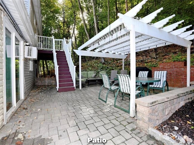 Building Photo - 239 Westside Ave