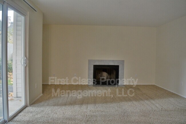 Building Photo - 12360 SW Sussex St