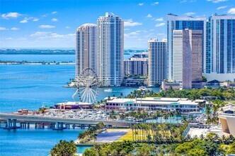 Building Photo - 1750 N Bayshore Dr