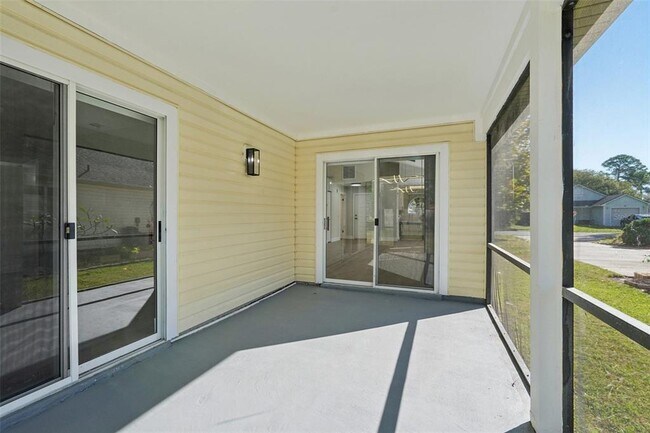 Building Photo - 123 Edgewater Cir