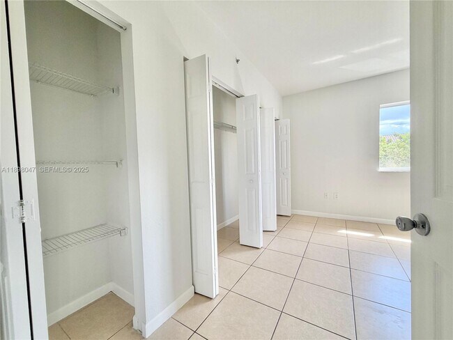 Building Photo - 8851 NW 112th Ave