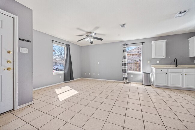 Building Photo - Charming 3-Bedroom Home Near Lackland AFB!