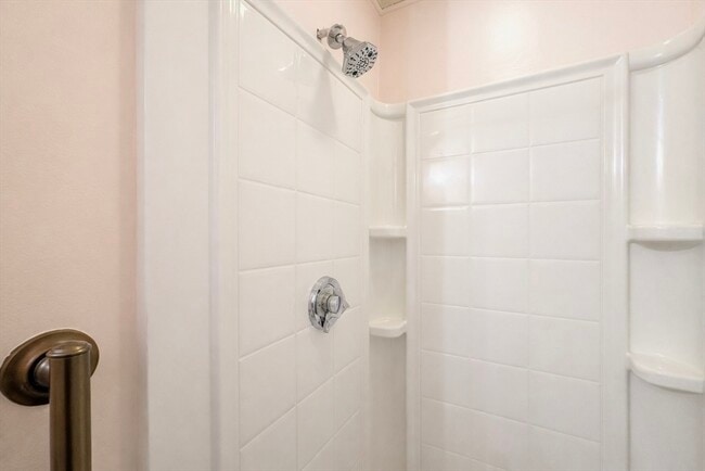 Building Photo - 100 Water St