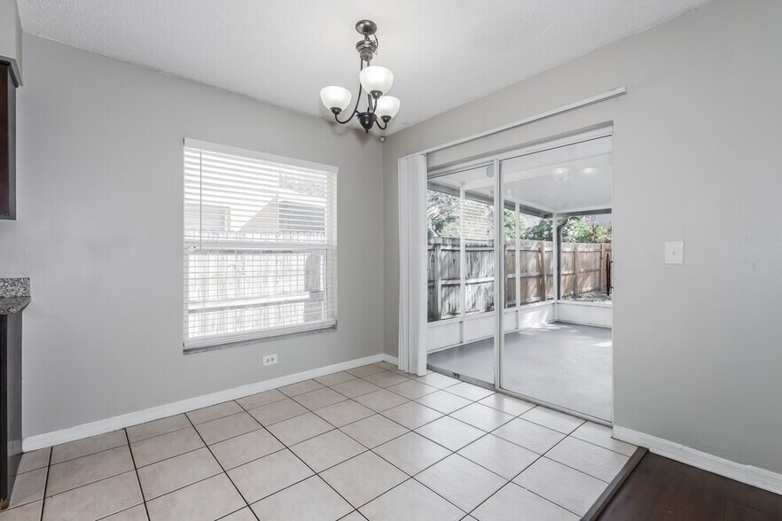 Building Photo - 741 Burlwood St