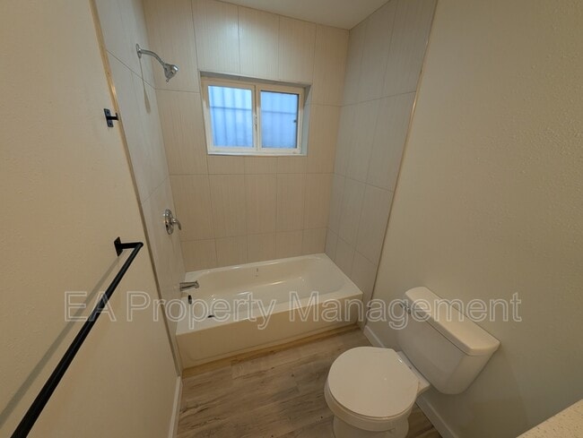 Building Photo - 443 Trumbull Ave SE