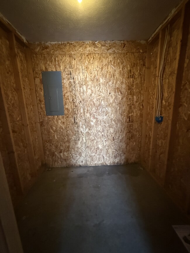 Building Photo - 25 W Collins St