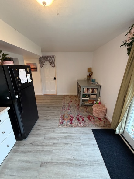 Building Photo - 2914 Sunset Dr W