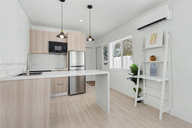 Building Photo - 55 SW 13th St