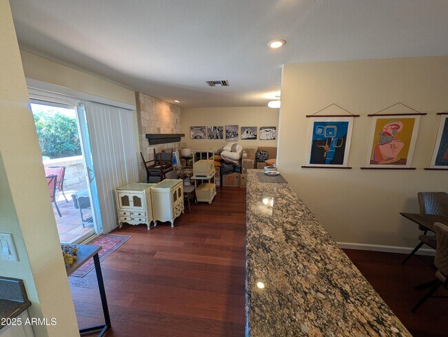 Building Photo - 4909 E Presidio Rd