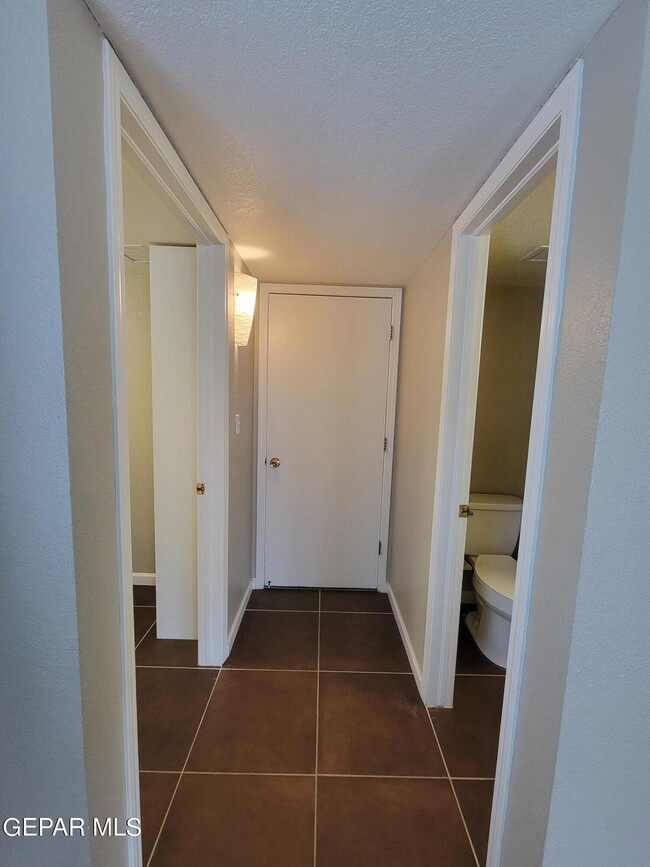 Building Photo - 7225 Tierra Taos Dr