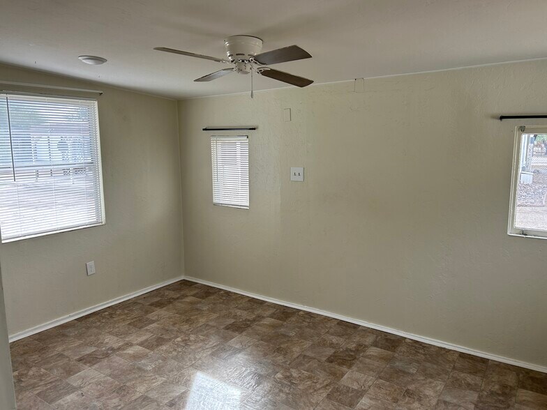 guest bedroom - 5400 W Calle Cayeus