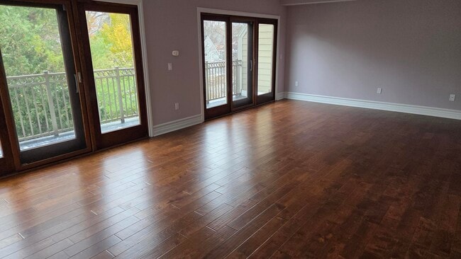 Building Photo - 934 W Huron St