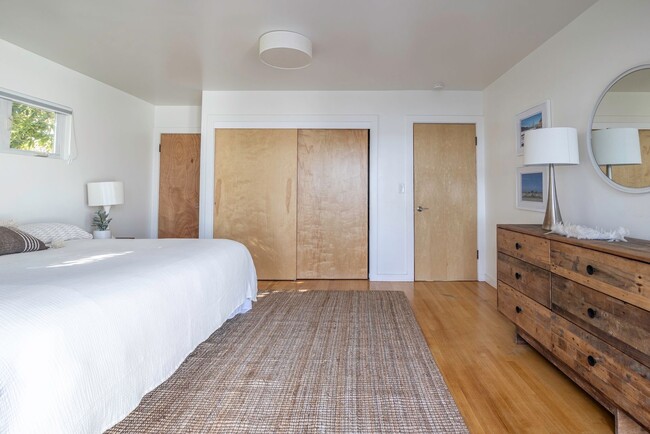 Building Photo - Single Family Home with Coastal Luxury wit...