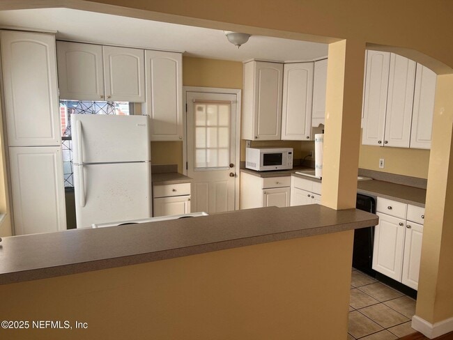 Building Photo - 1359 Stimson St