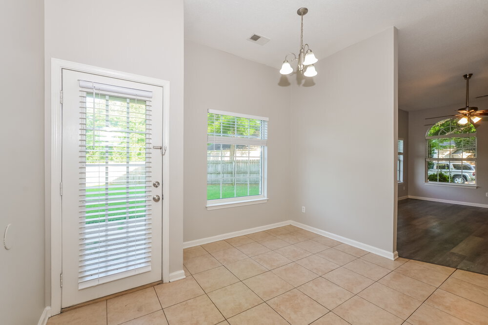 Building Photo - 8280 Dexter Ridge Cove E