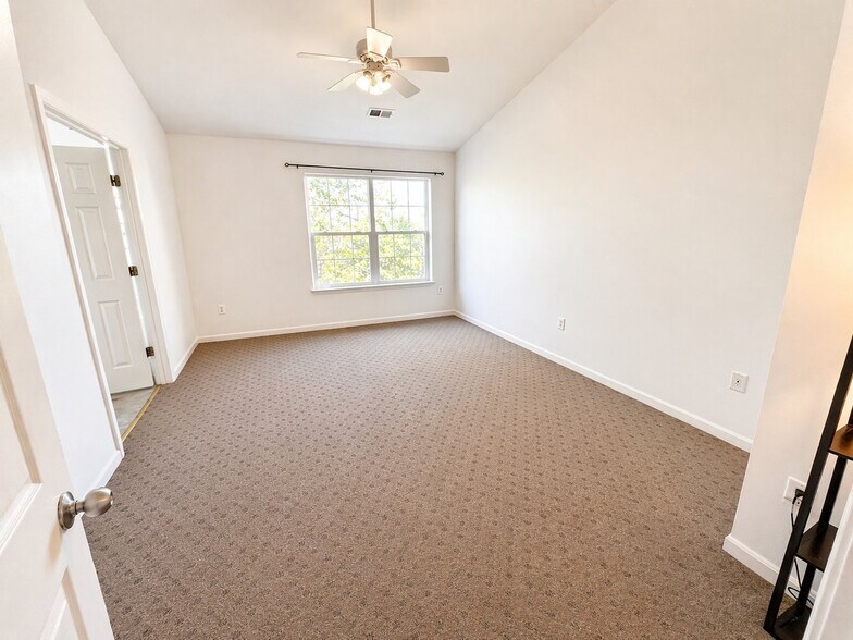 Building Photo - 6726 Emmanuel Ct