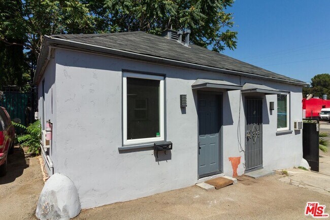 Building Photo - 11472 Ventura Blvd