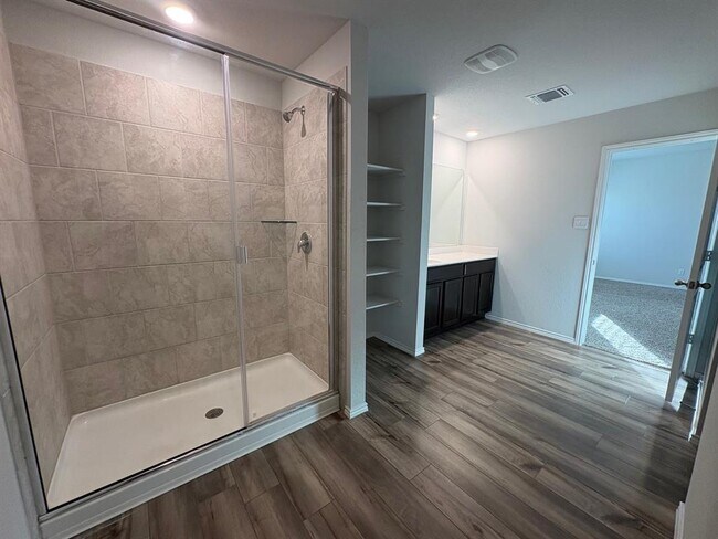 Building Photo - 668 Wyatt Wy