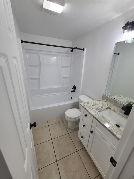 Building Photo - 1024 N 600 W