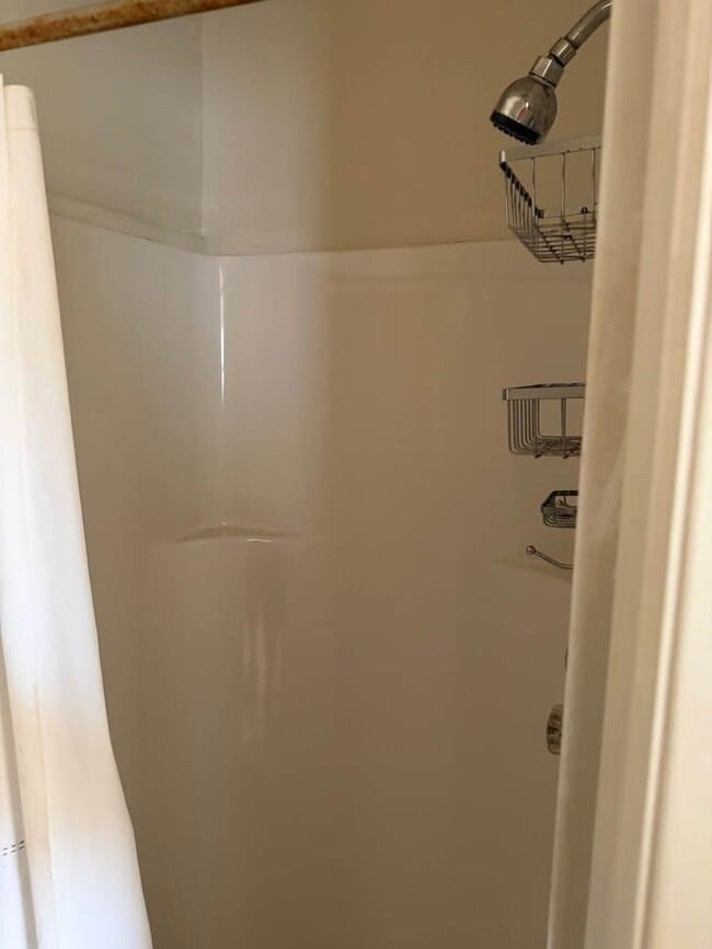 Building Photo - 1416 L Ave