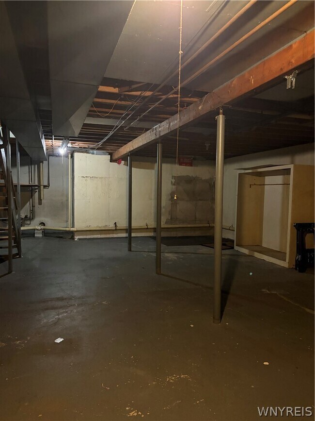 Building Photo - 2027 Tuscarora Rd