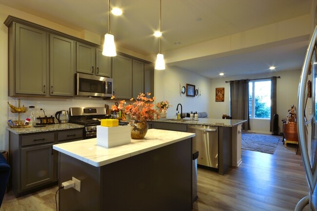 Building Photo - 3S624 Everton Dr