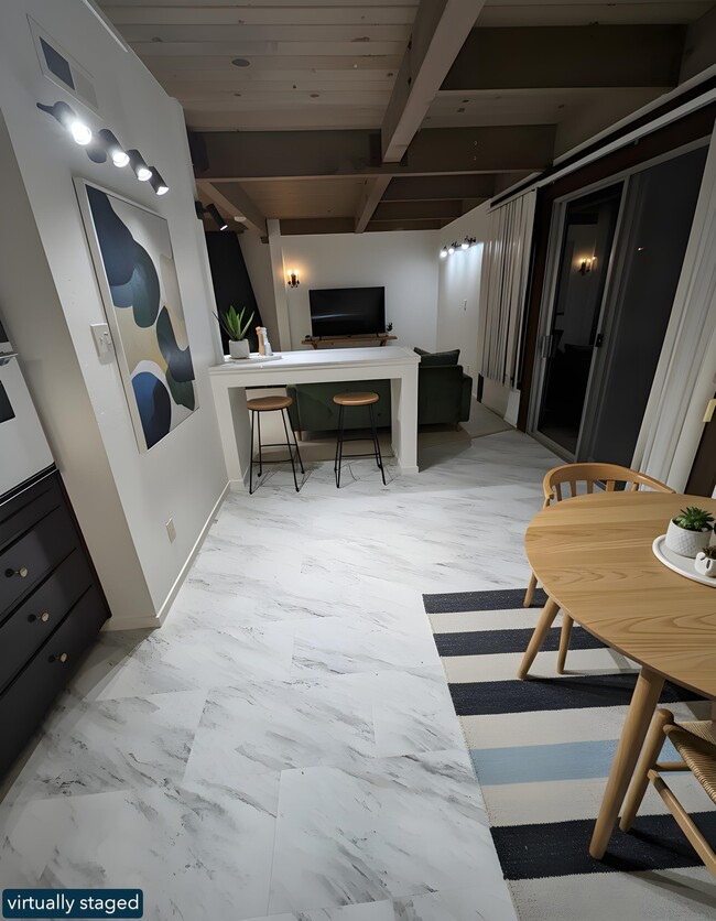 Building Photo - 902 F St