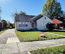 Building Photo - 2173 Albany Ave
