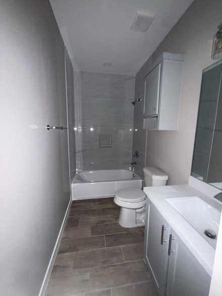 Building Photo - 513 Hope Dr