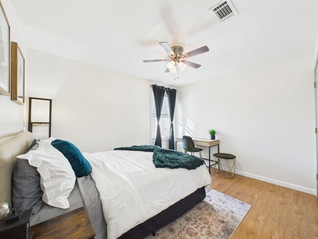 Building Photo - 7836 Bateman Ln