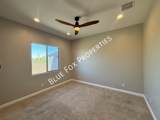 Building Photo - 11583 N Big Star Trail
