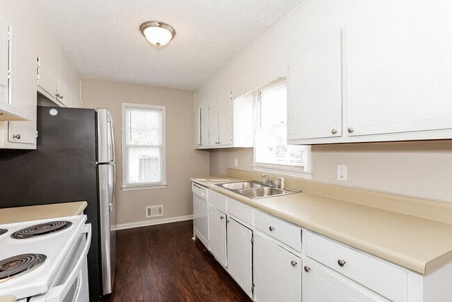 Building Photo - 4711 Pebble Ct