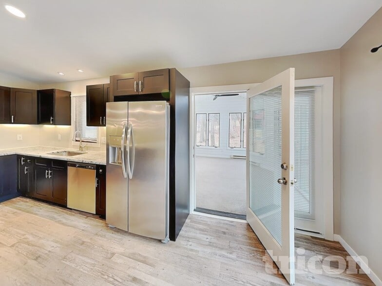 Building Photo - 14150 Rolling Oaks Cir NE