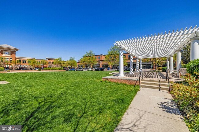 Building Photo - 43565 Michigan Sq