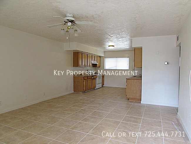 Building Photo - 2 BED 1 BATH CONDO NEAR STRATOSPHERE WITH ...