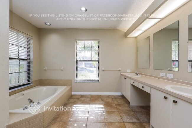 Building Photo - 4443 Bardsdale Dr