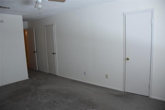 Building Photo - 15357 Falmouth Ave