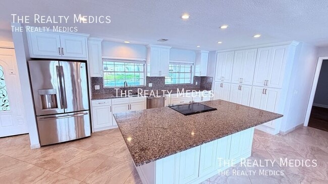 Building Photo - 6 Carriage Hill Cir