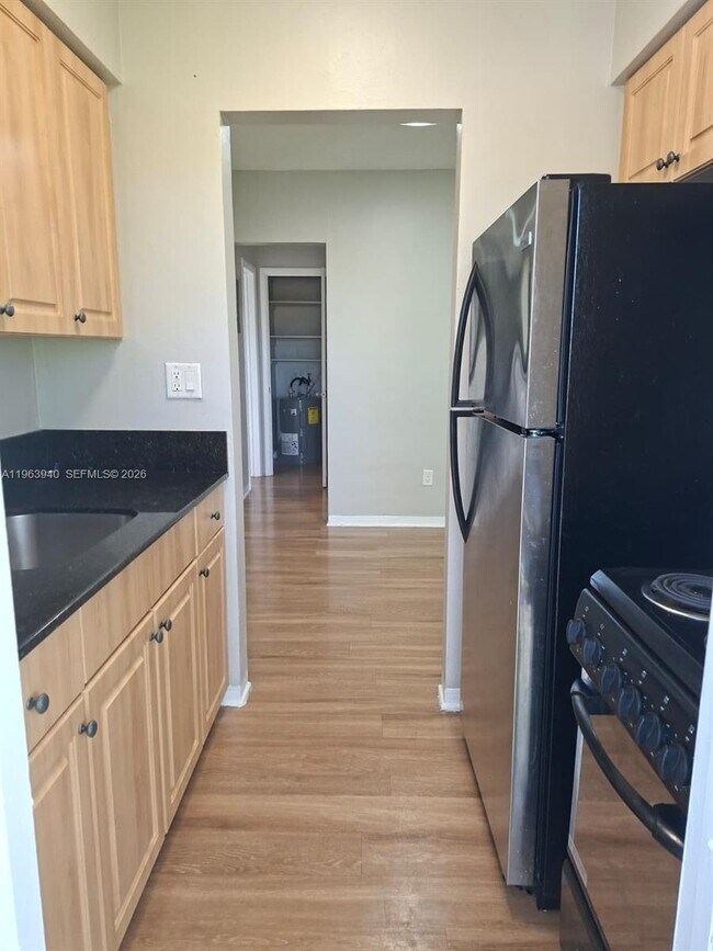 Building Photo - 13025 Emerald Dr