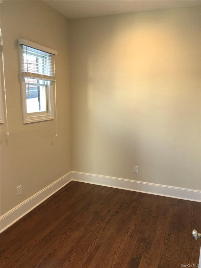 Building Photo - 195 Main St