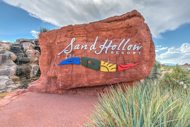 Building Photo - PETS ALLOWED!  Spacious & Modern 3-Bedroom Home for Rent Near Sand Hollow Reservoir