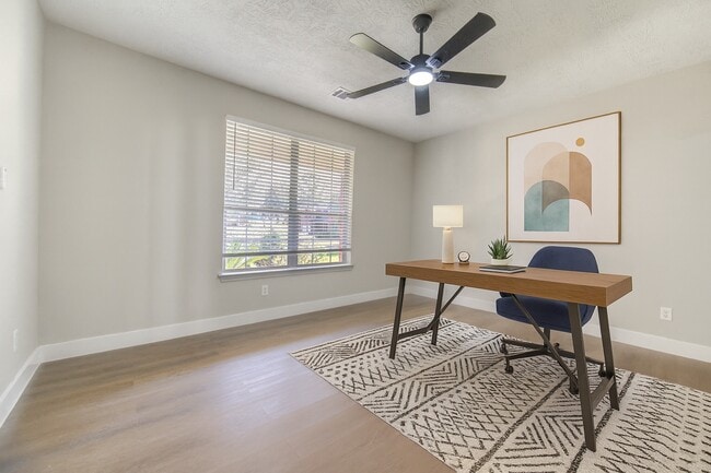 Building Photo - 5512 Canyon Bluff Ln