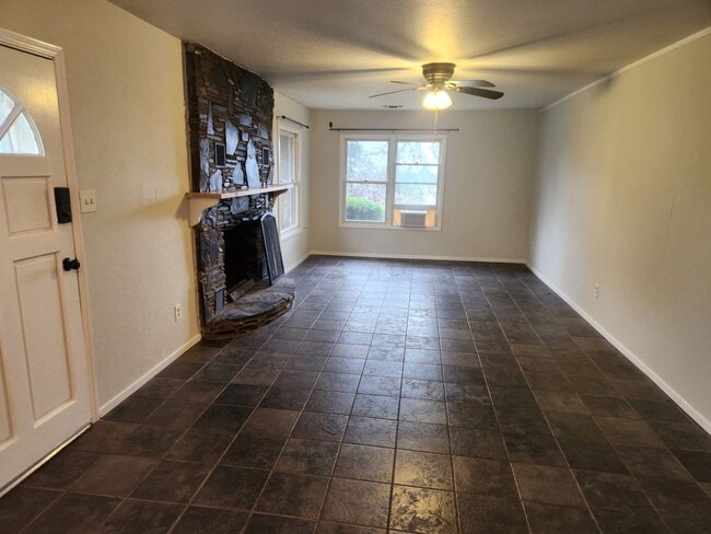 Building Photo - House: 2 Bedroom / 1 Bathroom - Auburn (COMING SOON!!)