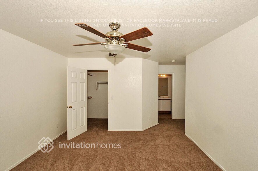 Building Photo - 15912 W Smokey Dr