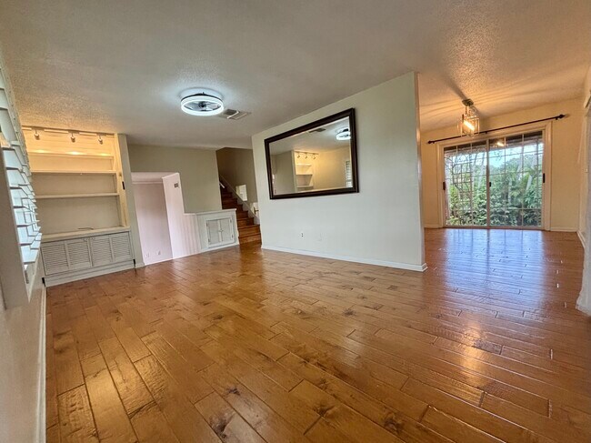Building Photo - 320 Kenzel Ct